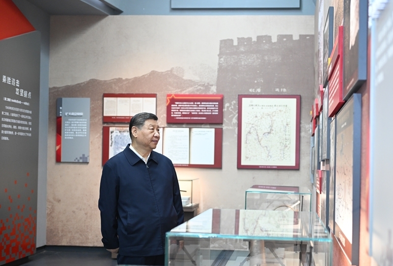 7月7日至8日，中共中央总书记、国家主席、中央军委主席习近平在山西考察。这是7日下午，习近平在位于阳泉市狮脑山的百团大战纪念馆考察。新华社记者 燕雁 摄