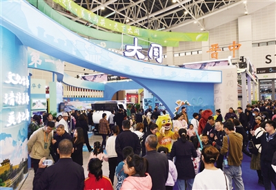 第六届山西文博会期间,大同展厅观众如潮、秩序井然。戎禹仁 摄 第六届山西文博会期间,大同展厅观众如潮、秩序井然。戎禹仁 摄
