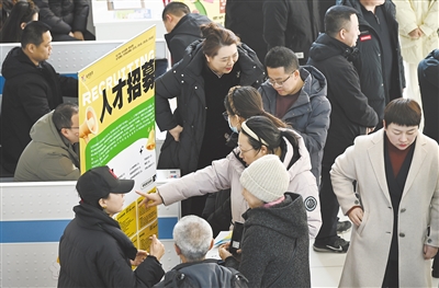 图为大同市2025年“春风行动”启动仪式暨新春首场招聘会现场。张占兵摄