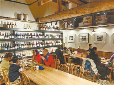 图为欧啦餐酒馆。闫昌摄