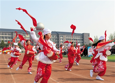 2025年大同市中学生田径运动会开幕式现场。戎禹仁摄