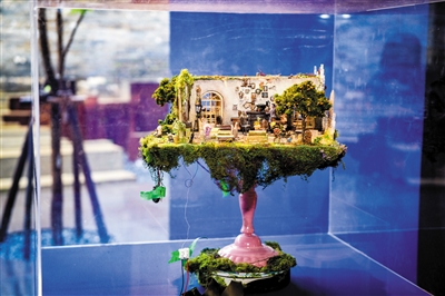 图为展出作品《樱桃园》非常规剧场实验。韩堃摄
