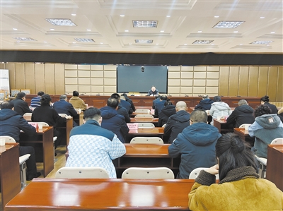 昨日，学习贯彻党的二十届四中全会精神市委宣讲团报告会在大同经开区举行。闫昌摄