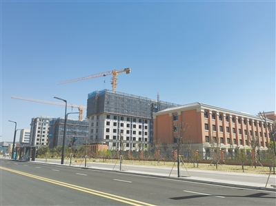 图为正在建设中的大同数据科技职业学院二期工程。田雁摄