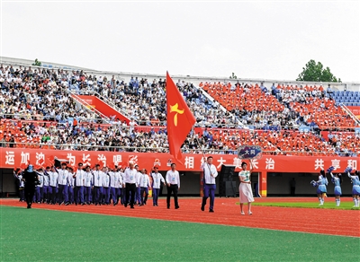 图为大同代表团步入会场。戎禹仁摄 图为大同代表团步入会场。戎禹仁摄