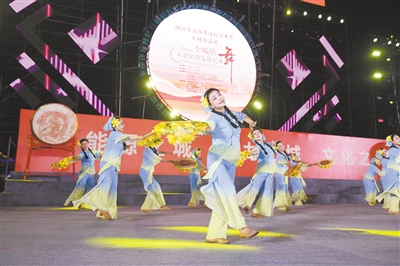 图为“全城热舞”年轻的朋友舞起来专场活动现场。戎禹仁摄