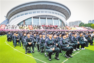 图为大同大学开学典礼现场。韩堃摄