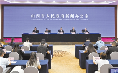 八月十一日，中共山西省委宣传部、山西省人民政府新闻办公室举行“开局起步‘十五五’”系列主题首场新闻发布会（大同市专场），全面解读《大同市国民经济和社会发展第十五个五年规划纲要》。市委副书记、市长刘俊义作主发布并回答记者提问。李冬宾摄