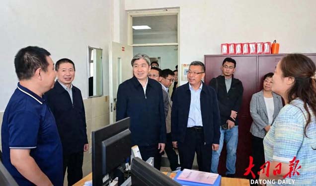 朱晓东看望慰问一线教师