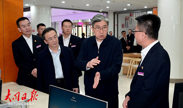朱晓东在市政务服务中心和市12345政务服务便民热线中心调研时强调：不断提升政务服务水平质效 全力推动营商环境持续优化