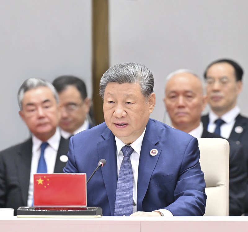 当地时间9月1日上午,国家主席习近平在比什凯克出席上海合作组织成员国元首理事会第二十六次会议。习近平发表题为《推动上海合作组织实现更高质量发展》的重要讲话。新华社记者 翟健岚 摄