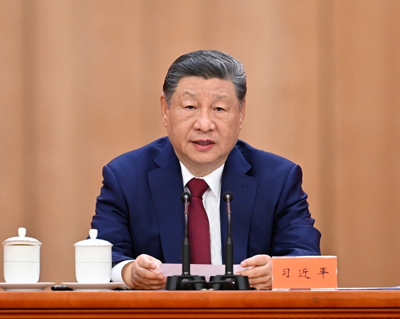 10月22日，纪念中国工农红军长征胜利90周年大会在北京人民大会堂隆重举行。中共中央总书记、国家主席、中央军委主席习近平发表重要讲话。新华社记者 岳月伟 摄