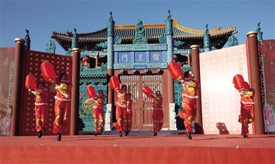图为群众文艺大展演现场。韩堃摄