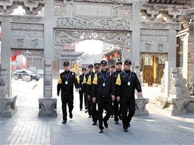 平城区加大城市管理日常巡查力度。孙露摄