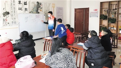“青年之家”活动丰富多彩。孙露摄 “青年之家”活动丰富多彩。孙露摄