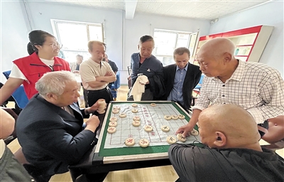 鹿苑街道南官房小区建起文化活动室。资料图片