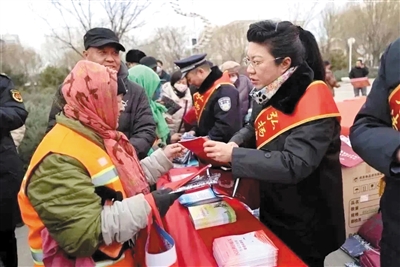 图为平城区检察院线下普法宣传现场。孙露摄