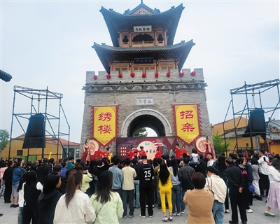 小石子村景区文旅活动现场。资料图片