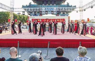 图为文艺演出现场。韩堃摄