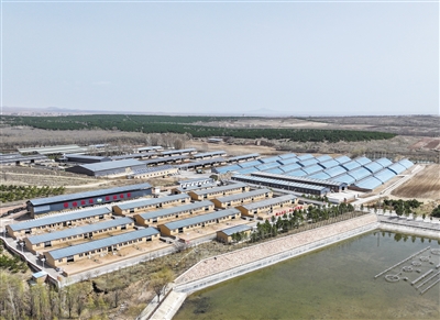 位于黑土口村东侧的现代化养殖、种植基地。戎禹仁摄