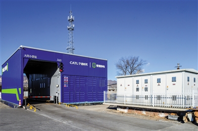 图为宁德时代电动重卡换电站大同小营站。韩堃摄